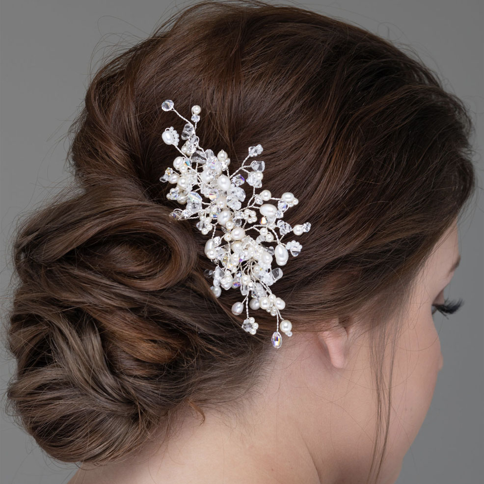 Tori Wedding Comb on dark haired model