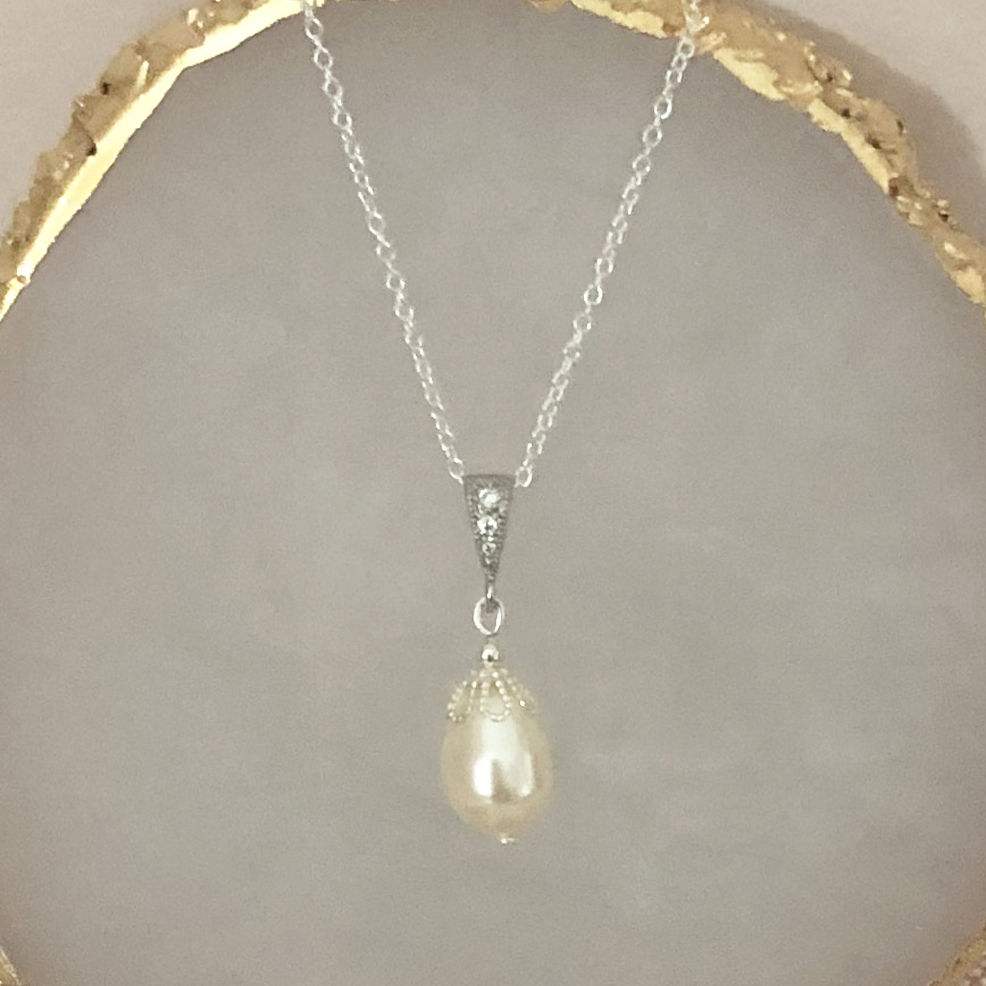 Christina Pearl Necklace - Image 3