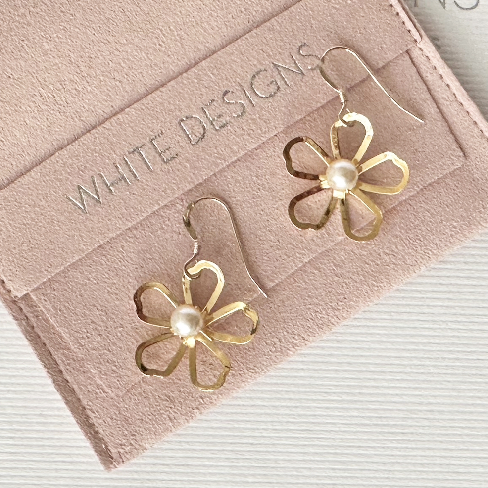 Gold Daisy Earrings with gift pouch